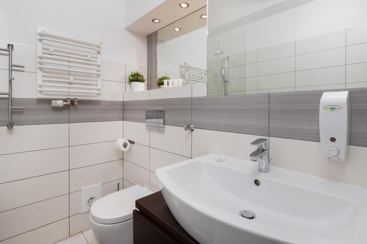 Family Apartament Mysliwska By Renters Apartment Gdansk Exterior photo